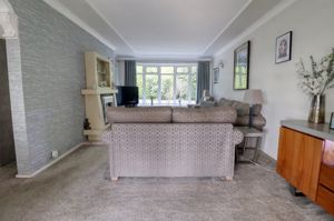 Lounge/Diner- click for photo gallery